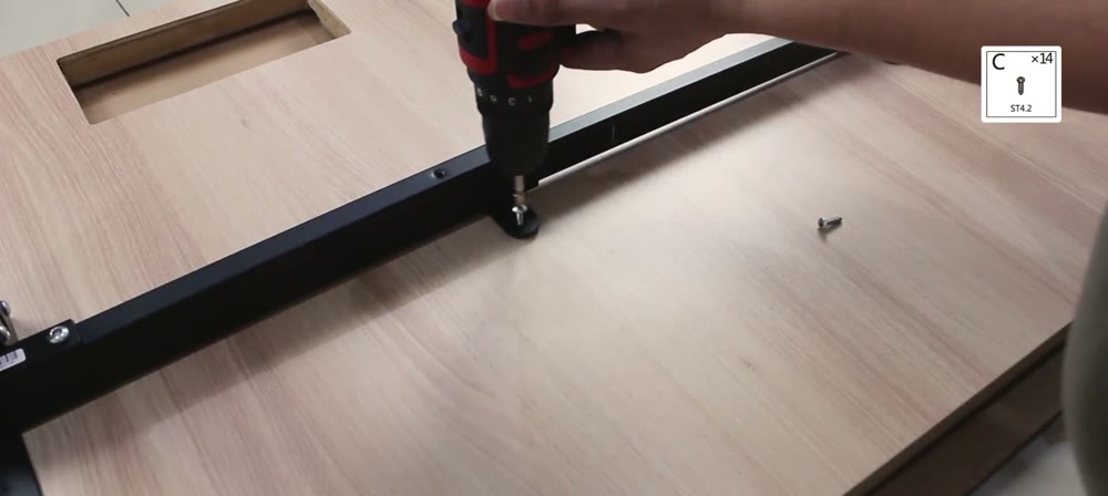 Step 8: Fasten the center rail